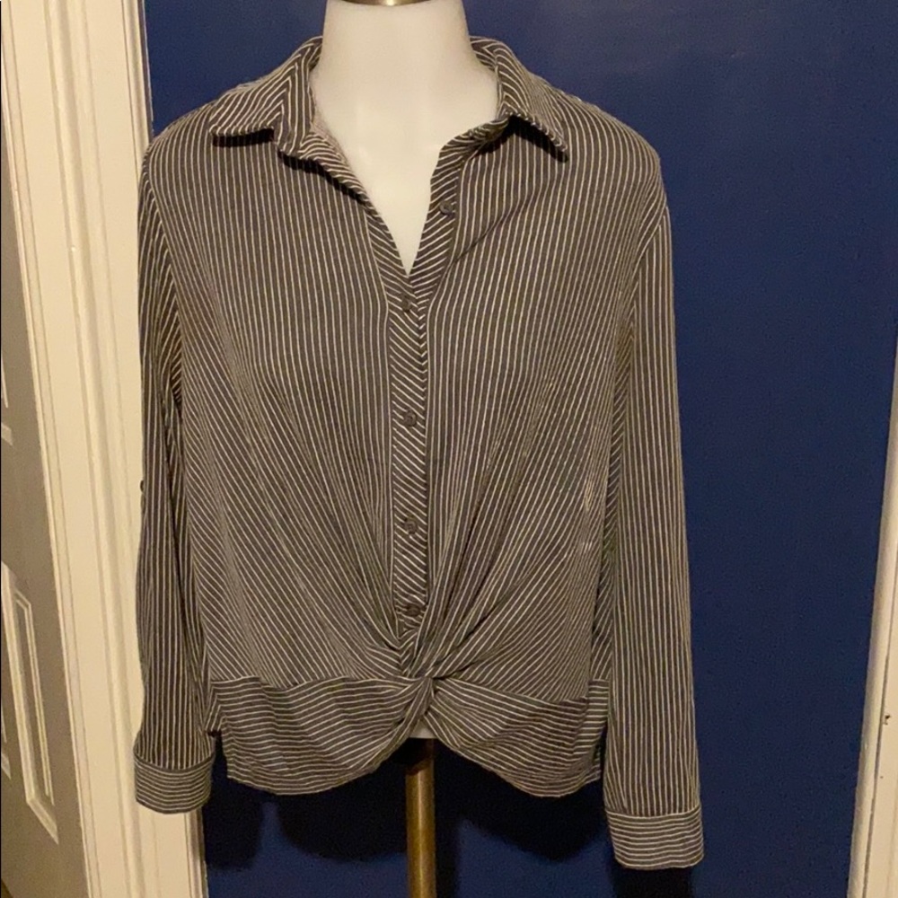 Knot button up too